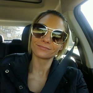 Meet your Posher, Nicole